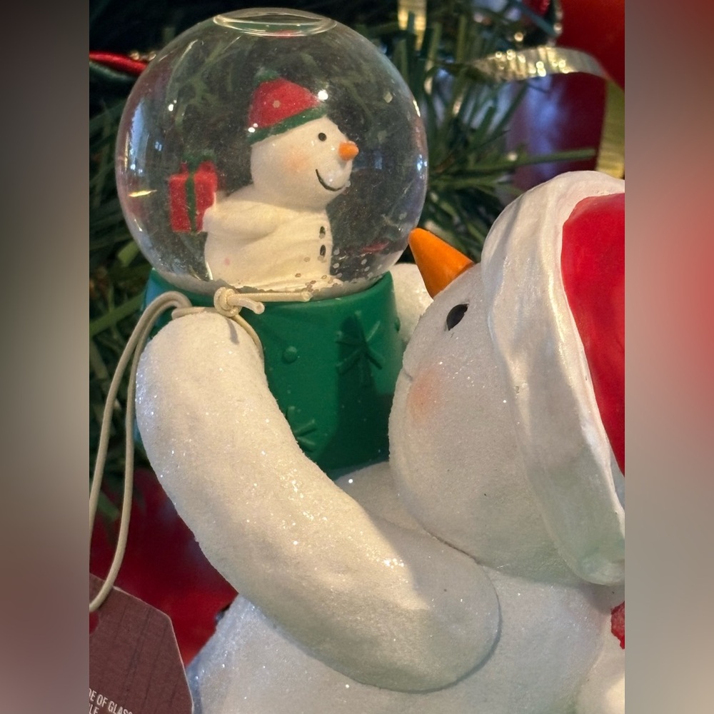 NEW WITH TAGS Hallmark 2014 Snowman With Snow Globe “Hello In The Snow” Figurine - Picture 2 of 8